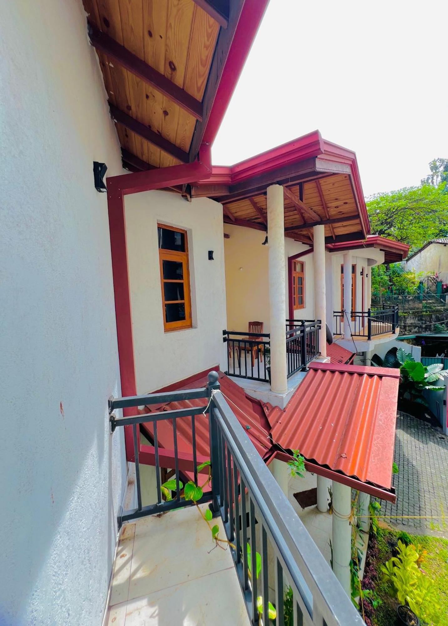 Malwaththa Mount Villa 康提 外观 照片